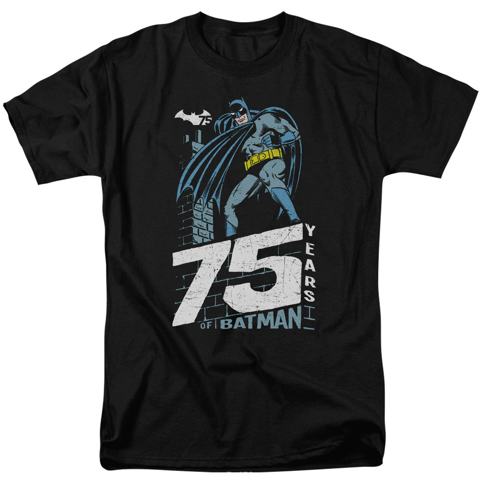 AN OFFCIALLY LICENSED BATMAN ROOFTOP MEN'S REGULAR FIT T-SHIRT BLACK