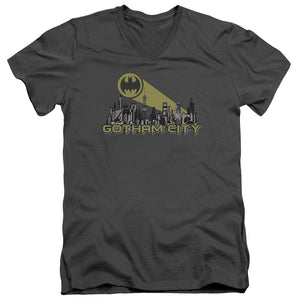 AN OFFCIALLY LICENSED BATMAN GOTHAM SKYLINE MEN'S V-NECK T-SHIRT CHARCOAL