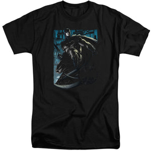 AN OFFCIALLY LICENSED BATMAN KNIGHT FALLS IN GOTHAM MEN'S TALL FIT T-SHIRT BLACK