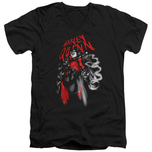 AN OFFCIALLY LICENSED BATMAN DOWN THE BARREL MEN'S V-NECK T-SHIRT BLACK