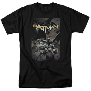 AN OFFCIALLY LICENSED BATMAN BATMAN ONE MEN'S REGULAR FIT T-SHIRT BLACK