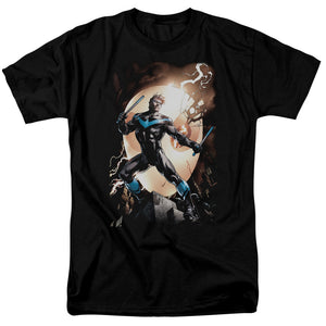 AN OFFCIALLY LICENSED BATMAN NIGHTWING AGAINST OWLS MEN'S REGULAR FIT T-SHIRT BLACK