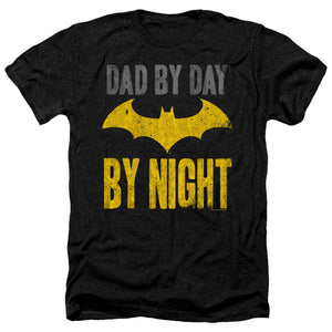 AN OFFCIALLY LICENSED BATMAN DAD BY DAY MEN'S HEATHER T-SHIRT CHARCOAL