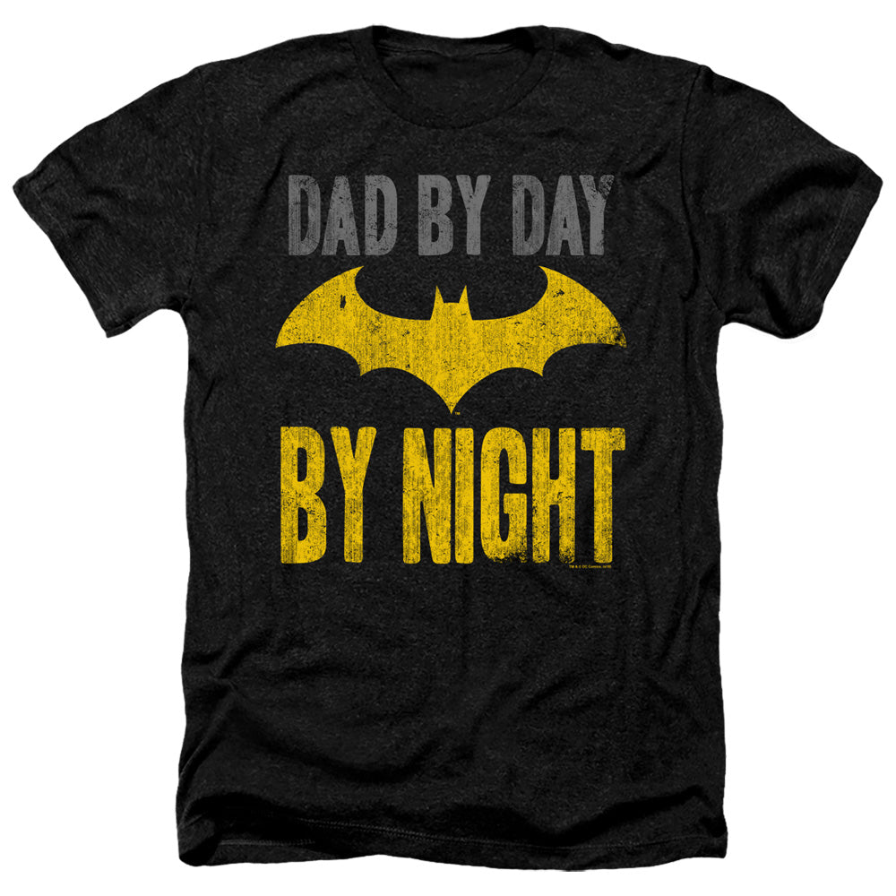 AN OFFCIALLY LICENSED BATMAN DAD BY DAY MEN'S HEATHER T-SHIRT CHARCOAL