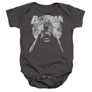 AN OFFCIALLY LICENSED BATMAN BATMAN NIGHTFALL 2 BABY BODYSUIT CHARCOAL