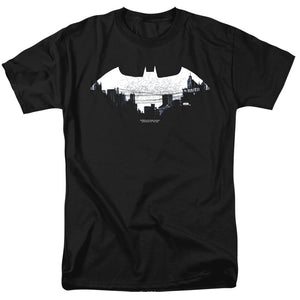 AN OFFCIALLY LICENSED BATMAN BAT LOGO CITYSCAPE MEN'S REGULAR FIT T-SHIRT BLACK