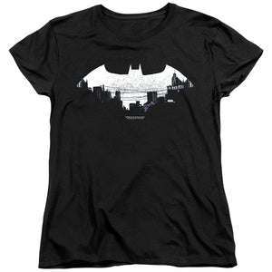 AN OFFCIALLY LICENSED BATMAN BAT LOGO CITYSCAPE WOMEN'S REGULAR FIT T-SHIRT BLACK
