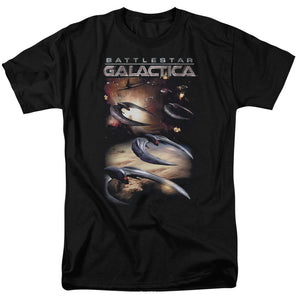AN OFFCIALLY LICENSED BATTLESTAR GALACTICA (NEW) WHEN CYLONS ATTACK MEN'S REGULAR FIT T-SHIRT BLACK