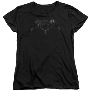 AN OFFCIALLY LICENSED BATMAN V SUPERMAN CITYSCAPE LOGO WOMEN'S REGULAR FIT T-SHIRT BLACK