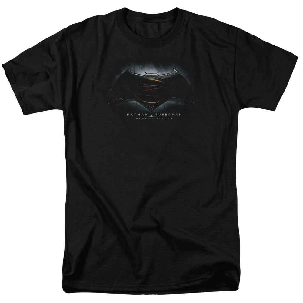 AN OFFCIALLY LICENSED BATMAN VS SUPERMAN LOGO MEN'S REGULAR FIT T-SHIRT BLACK