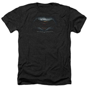 AN OFFCIALLY LICENSED BATMAN VS SUPERMAN LOGO MEN'S HEATHER T-SHIRT CHARCOAL
