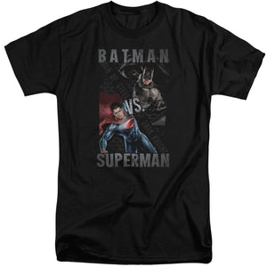 AN OFFCIALLY LICENSED BATMAN VS SUPERMAN HERO SPLIT MEN'S TALL FIT T-SHIRT BLACK