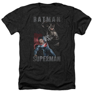 AN OFFCIALLY LICENSED BATMAN VS SUPERMAN HERO SPLIT MEN'S HEATHER T-SHIRT CHARCOAL