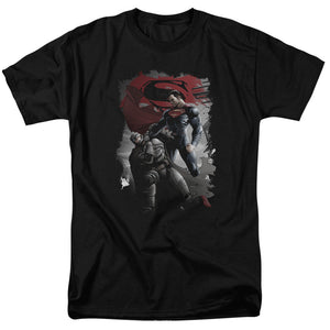 AN OFFCIALLY LICENSED BATMAN VS SUPERMAN CHOKE MEN'S REGULAR FIT T-SHIRT BLACK