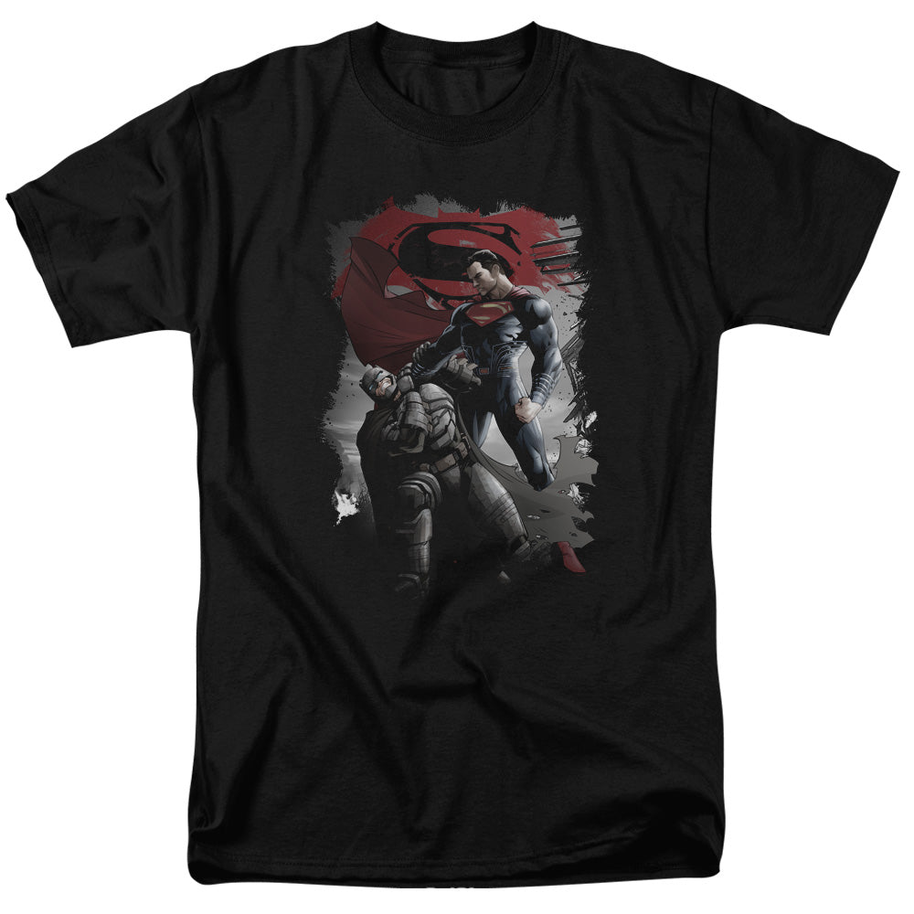 AN OFFCIALLY LICENSED BATMAN VS SUPERMAN CHOKE MEN'S REGULAR FIT T-SHIRT BLACK