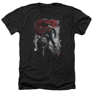 AN OFFCIALLY LICENSED BATMAN VS SUPERMAN CHOKE MEN'S HEATHER T-SHIRT CHARCOAL