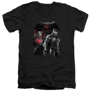 AN OFFCIALLY LICENSED BATMAN V SUPERMAN STAND OFF MEN'S V-NECK T-SHIRT BLACK