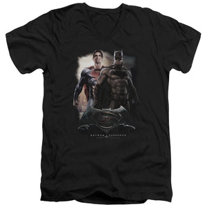 AN OFFCIALLY LICENSED BATMAN VS SUPERMAN DAWN MEN'S V-NECK T-SHIRT BLACK