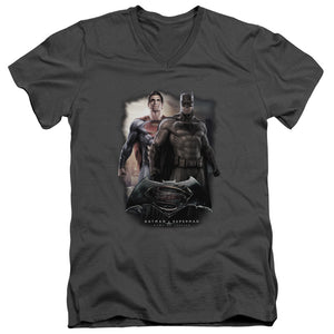 AN OFFCIALLY LICENSED BATMAN VS SUPERMAN DAWN MEN'S V-NECK T-SHIRT CHARCOAL