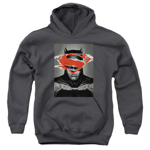 AN OFFCIALLY LICENSED BATMAN VS SUPERMAN BATMAN POSTER YOUTH HOODIE CHARCOAL