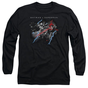 AN OFFCIALLY LICENSED BATMAN V SUPERMAN LIGHTNING FIGHT MEN'S LONG SLEEVE T-SHIRT BLACK