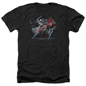 AN OFFCIALLY LICENSED BATMAN V SUPERMAN LIGHTNIING V HEAT VISION MEN'S HEATHER T-SHIRT CHARCOAL
