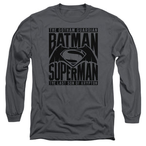 AN OFFCIALLY LICENSED BATMAN V SUPERMAN TITLE FIGHT MEN'S LONG SLEEVE T-SHIRT CHARCOAL