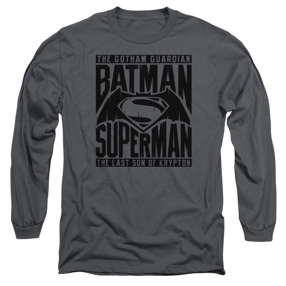 AN OFFCIALLY LICENSED BATMAN V SUPERMAN TITLE FIGHT MEN'S LONG SLEEVE T-SHIRT CHARCOAL