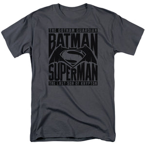 AN OFFCIALLY LICENSED BATMAN V SUPERMAN TITLE FIGHT MEN'S REGULAR FIT T-SHIRT CHARCOAL