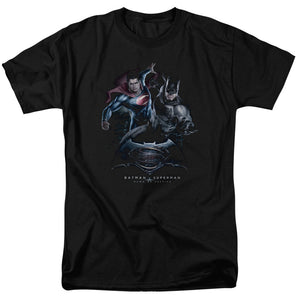 AN OFFCIALLY LICENSED BATMAN V SUPERMAN TEAM UP MEN'S REGULAR FIT T-SHIRT BLACK