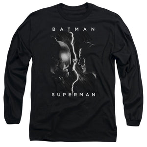 AN OFFCIALLY LICENSED BATMAN V SUPERMAN FACE TO FACE MEN'S LONG SLEEVE T-SHIRT BLACK