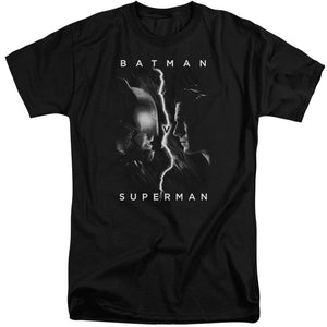 AN OFFCIALLY LICENSED BATMAN V SUPERMAN FACE TO FACE MEN'S TALL FIT T-SHIRT BLACK