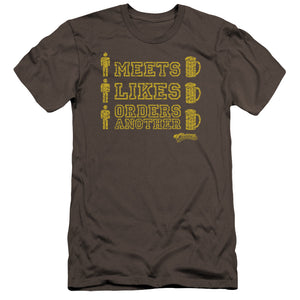 AN OFFCIALLY LICENSED CHEERS MAN MEETS BEER MEN'S PREMIUM SLIM FIT T-SHIRT CHARCOAL
