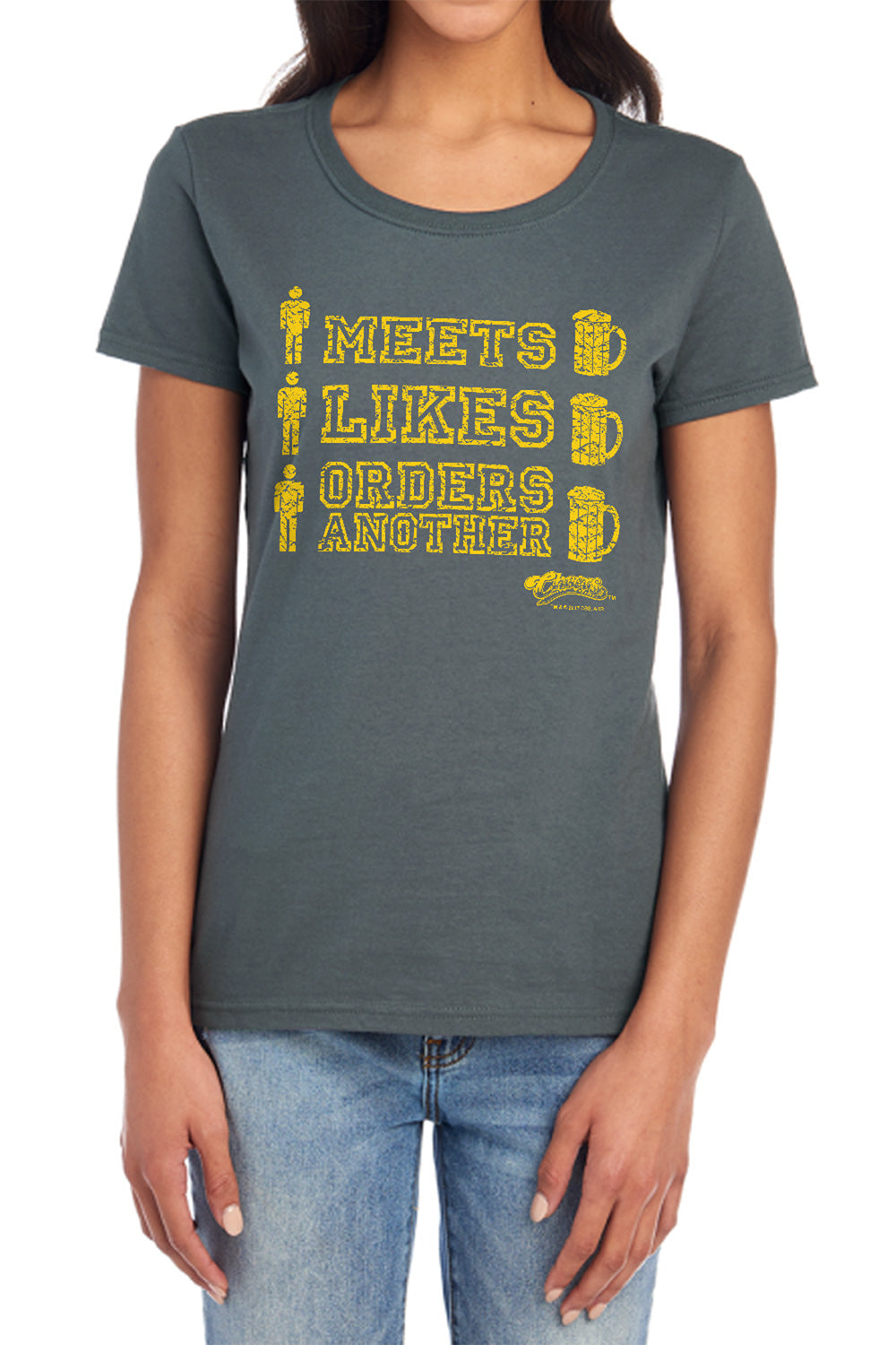 AN OFFCIALLY LICENSED CHEERS MAN MEETS BEER WOMEN'S REGULAR FIT T-SHIRT CHARCOAL