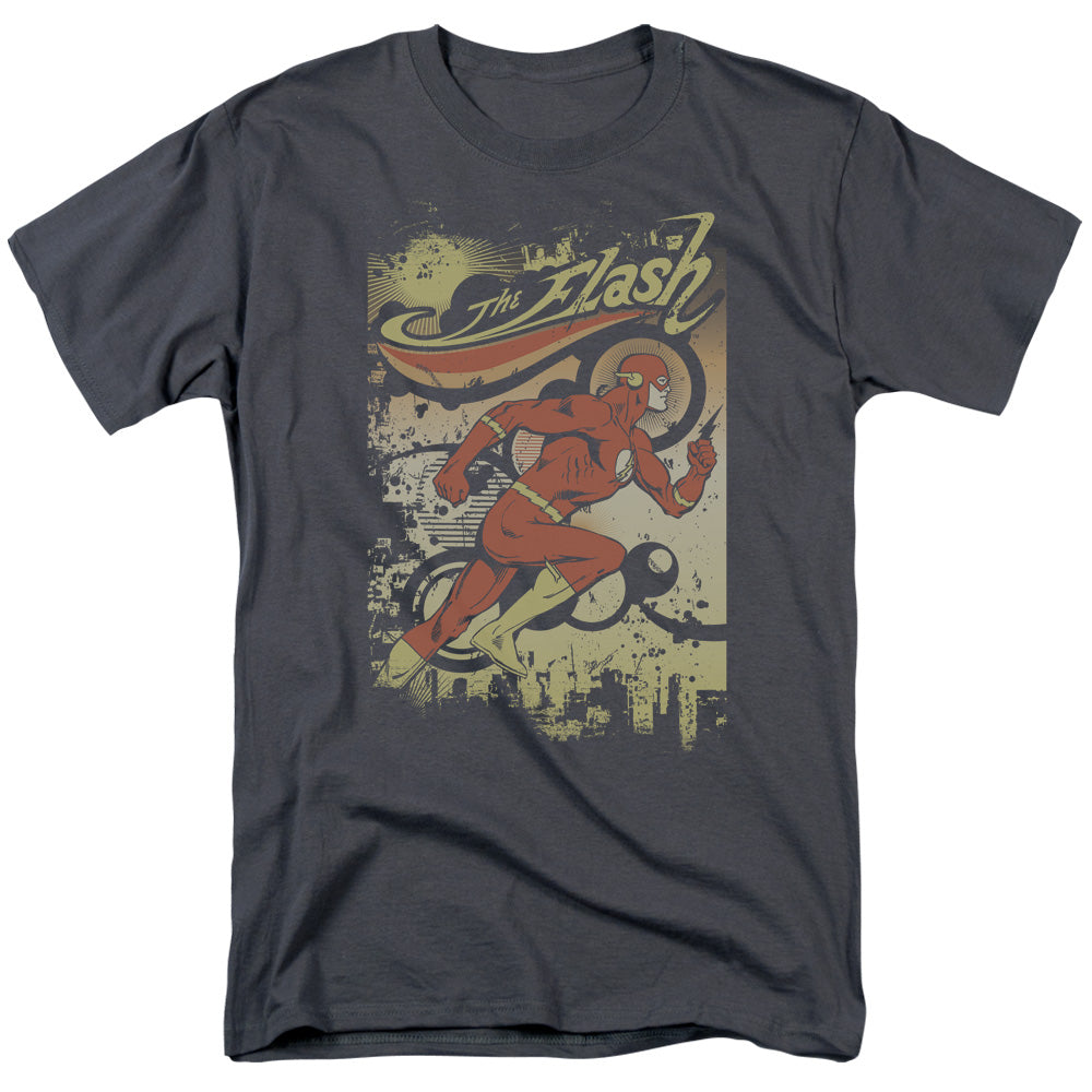 AN OFFCIALLY LICENSED DC FLASH JUST PASSING THROUGH MEN'S REGULAR FIT T-SHIRT CHARCOAL
