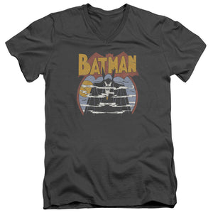 AN OFFCIALLY LICENSED DC FOGGY MEN'S V-NECK T-SHIRT CHARCOAL