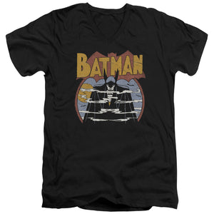 AN OFFCIALLY LICENSED DC FOGGY MEN'S V-NECK T-SHIRT BLACK