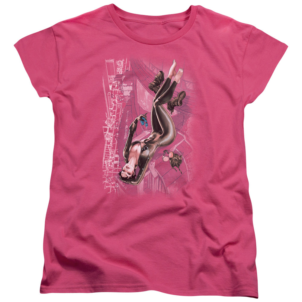 AN OFFCIALLY LICENSED JLA CATWOMAN #1 WOMEN'S REGULAR FIT T-SHIRT HOT PINK