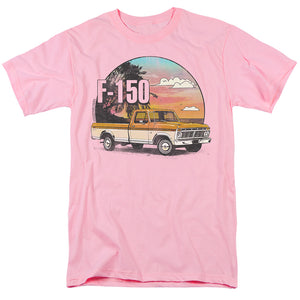 AN OFFCIALLY LICENSED FORD BRONCO F150 AT THE BEACH MEN'S REGULAR FIT T-SHIRT PINK
