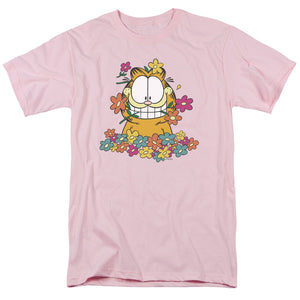 AN OFFCIALLY LICENSED GARFIELD IN THE GARDEN MEN'S REGULAR FIT T-SHIRT PINK