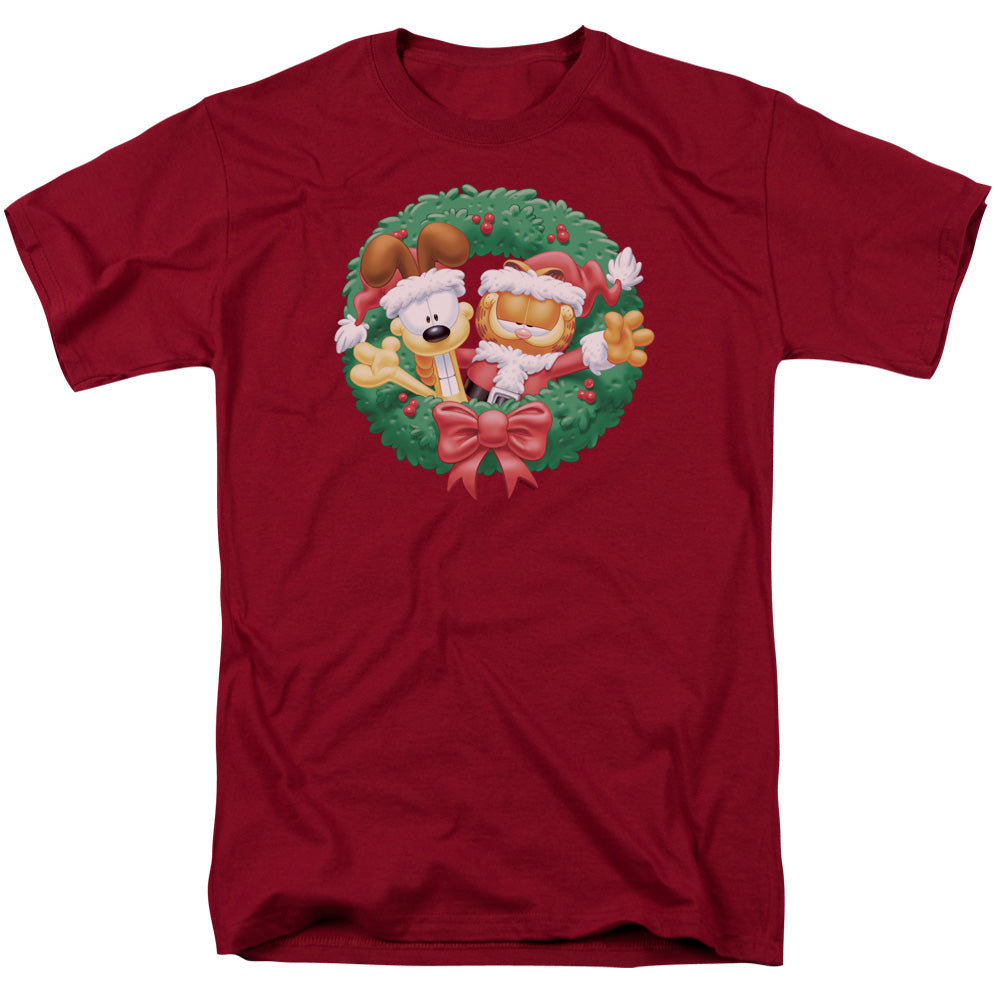 AN OFFCIALLY LICENSED GARFIELD CHRISTMAS WREATH MEN'S REGULAR FIT T-SHIRT CARDINAL