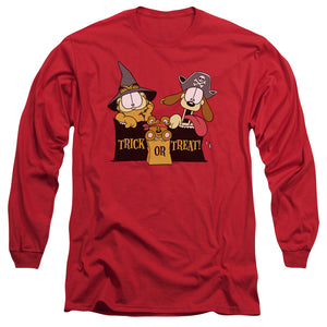 AN OFFCIALLY LICENSED GARFIELD TRICK OR TREAT MEN'S LONG SLEEVE T-SHIRT RED