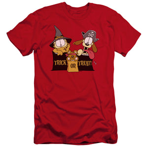 AN OFFCIALLY LICENSED GARFIELD TRICK OR TREAT MEN'S PREMIUM SLIM FIT T-SHIRT RED
