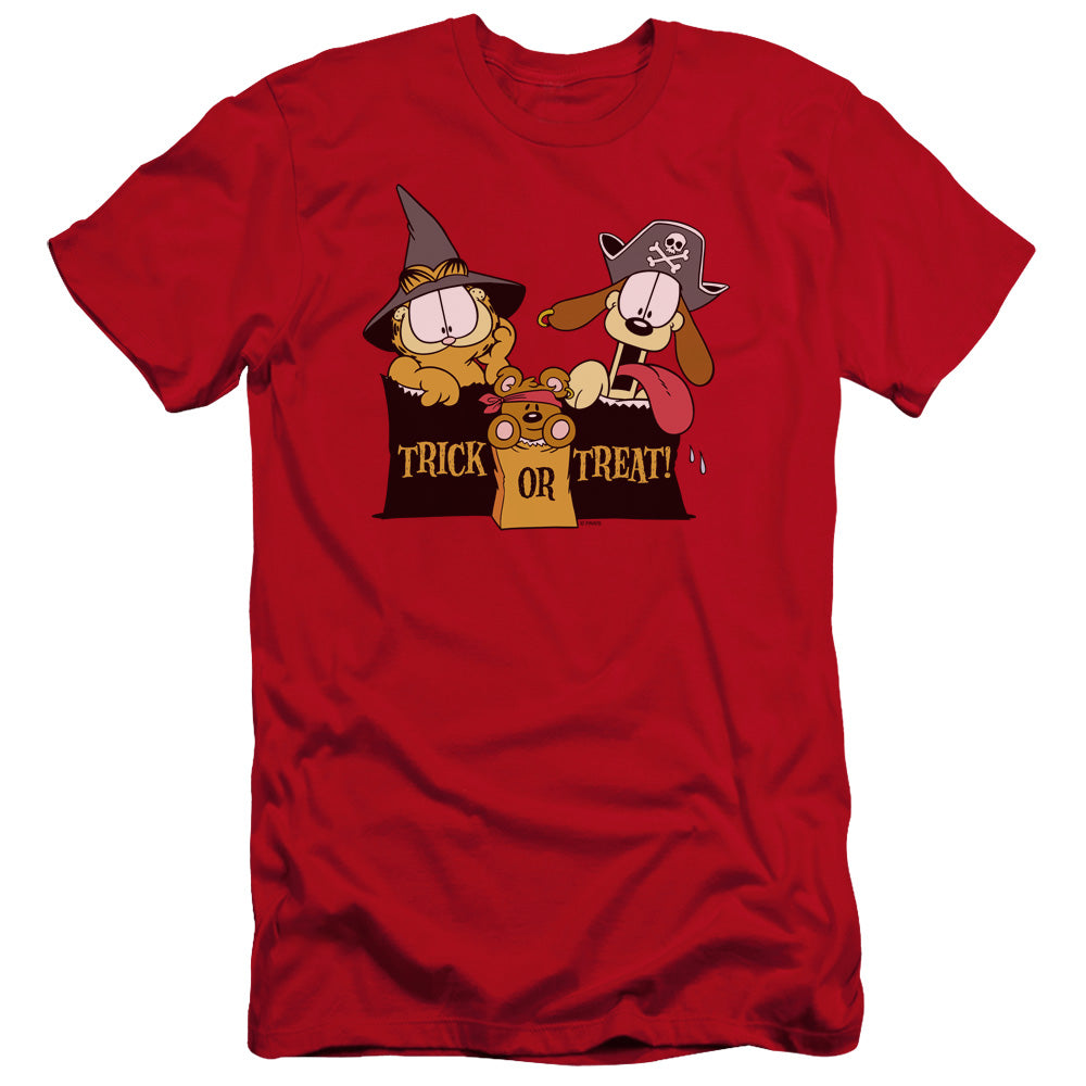 AN OFFCIALLY LICENSED GARFIELD TRICK OR TREAT MEN'S PREMIUM SLIM FIT T-SHIRT RED