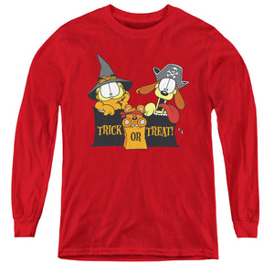 AN OFFCIALLY LICENSED GARFIELD TRICK OR TREAT YOUTH LONG SLEEVE T-SHIRT RED