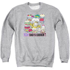 AN OFFCIALLY LICENSED GARFIELD NOW DADS COOKING ADULT UNISEX CREWNECK SWEATSHIRT ATHLETIC HEATHER
