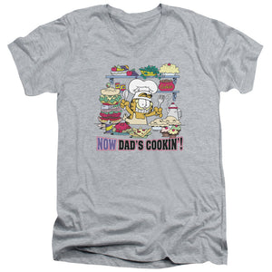 AN OFFCIALLY LICENSED GARFIELD NOW DADS COOKING MEN'S V-NECK T-SHIRT ATHLETIC HEATHER