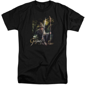 AN OFFCIALLY LICENSED HOBBIT SWORD AND STAFF MEN'S TALL FIT T-SHIRT BLACK