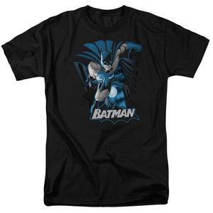 AN OFFCIALLY LICENSED JLA BATMAN BLUE & GRAY MEN'S REGULAR FIT T-SHIRT BLACK