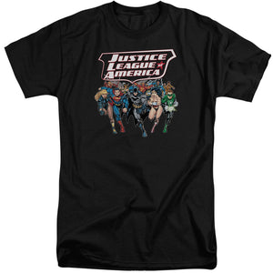 AN OFFCIALLY LICENSED JLA CHARGING JUSTICE MEN'S TALL FIT T-SHIRT BLACK